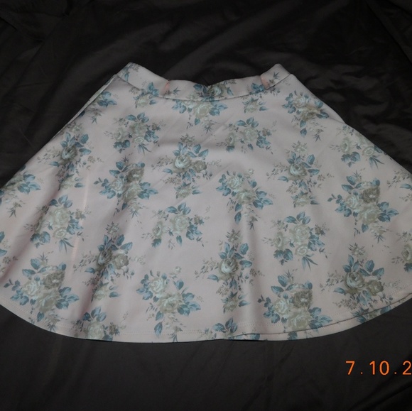 Skirt - Picture 1 of 1